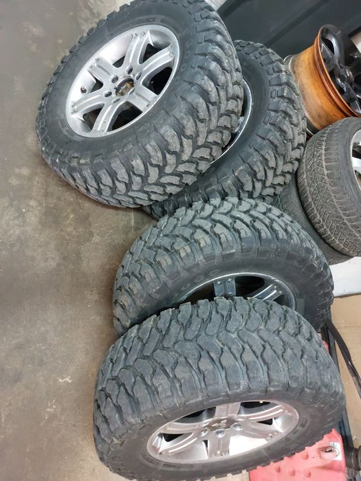 Джанти с гуми 33х12.5х18