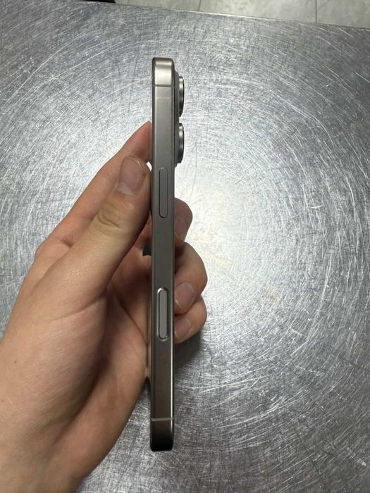 Айфон 16 про без ремонт