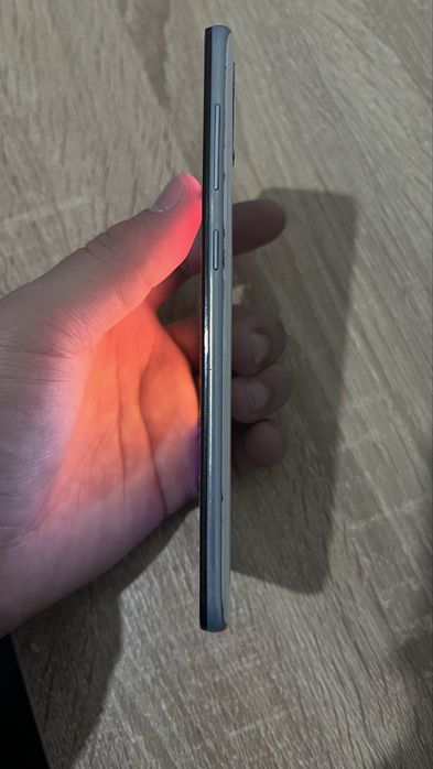 Самсунг А50.