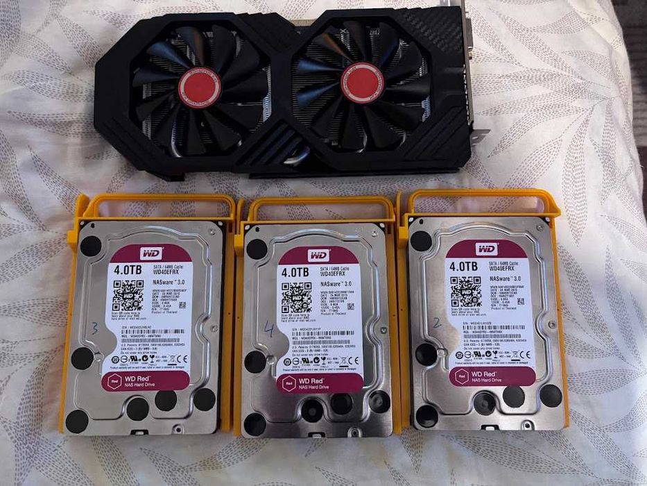 vand hard disk 4TB,placa video XFX Radeon RX 590 FATBOY 8GB ,256 bit