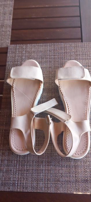 Дамски сандали номер 39