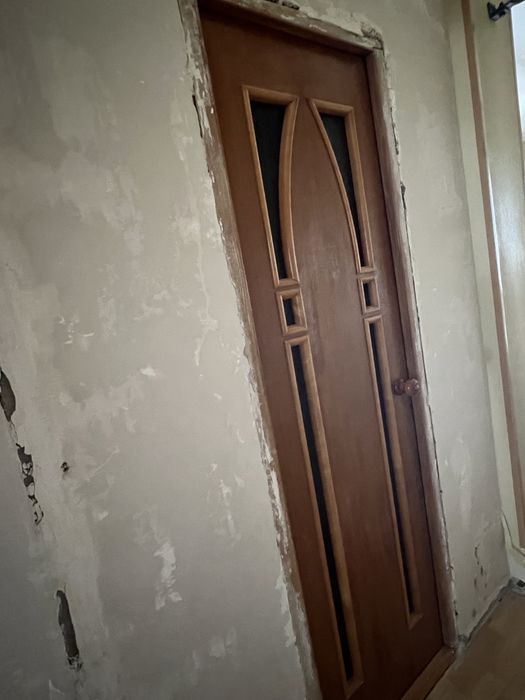 Двери межкомнатные 5 штук