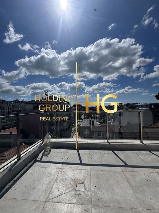 Панораме тристаен под спирка Патриарха