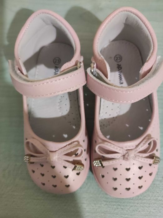 Обувки за прохождане размер 18, 21, 23  и 24 размер