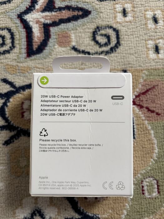 Адаптер айфона оргигинал не открытый