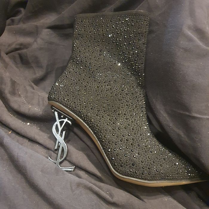 Маркови обувки и чанта