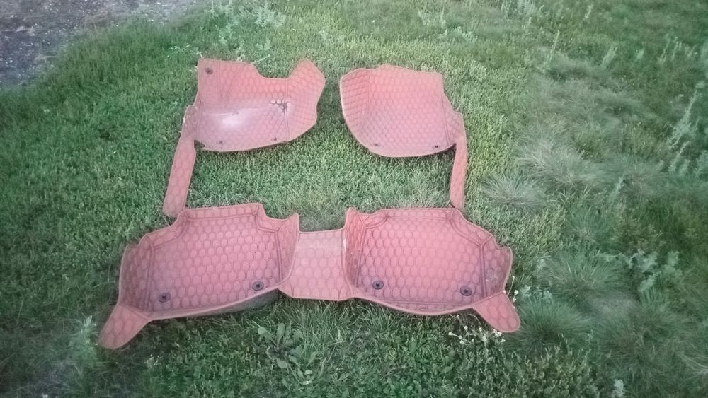 Продам коврики салона