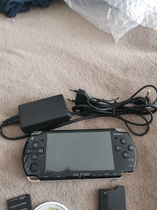 Игра PSP 2004 черно