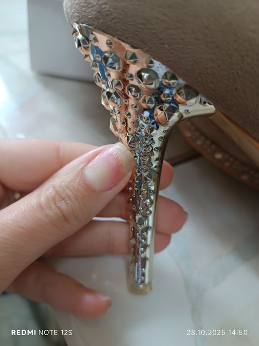 Нови велурени ботуши 40 номер