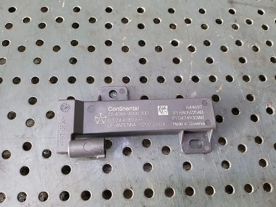 Modul keyless entry usa dreapta spate jeep compass 2 2840864000300 68051315ab 04749301ab