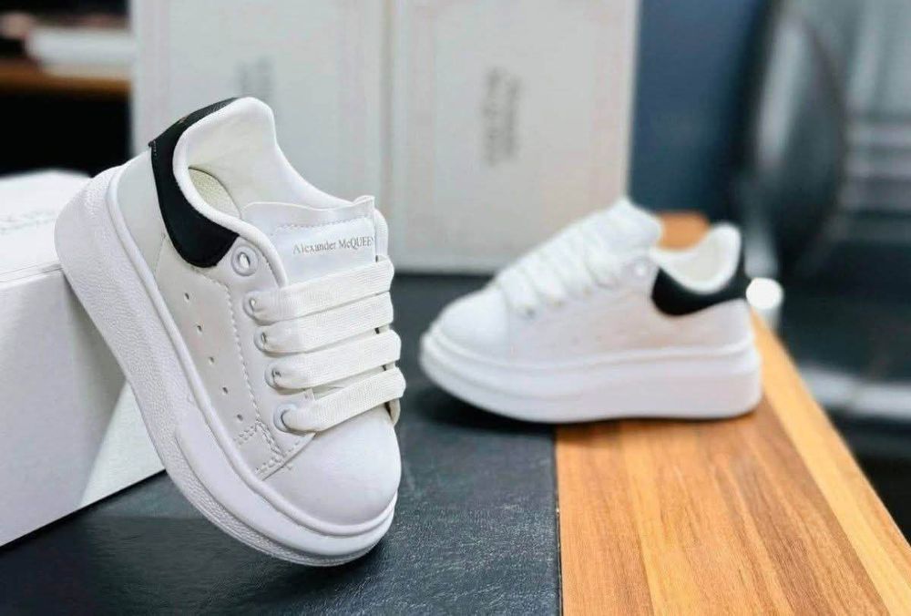 Adidași Alexander Unisex!