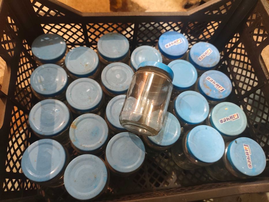 Буркани с винтова капачка