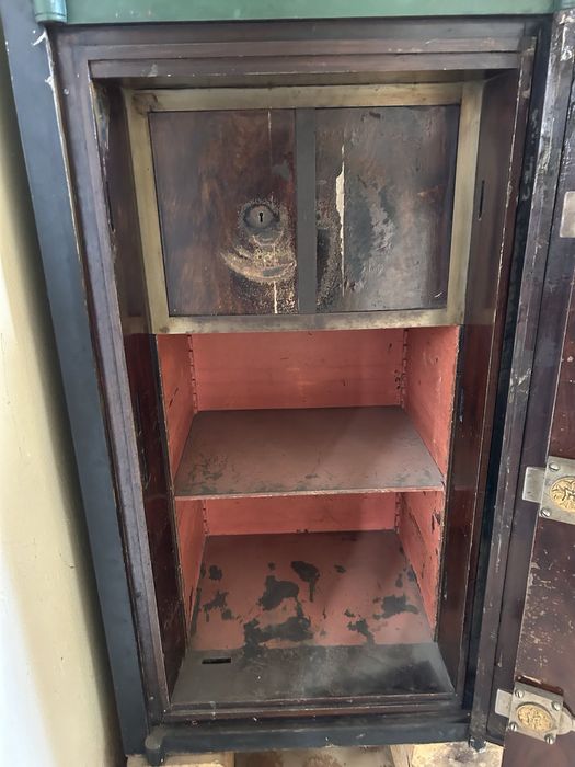 Антична огнеопорна каса Вертхайм