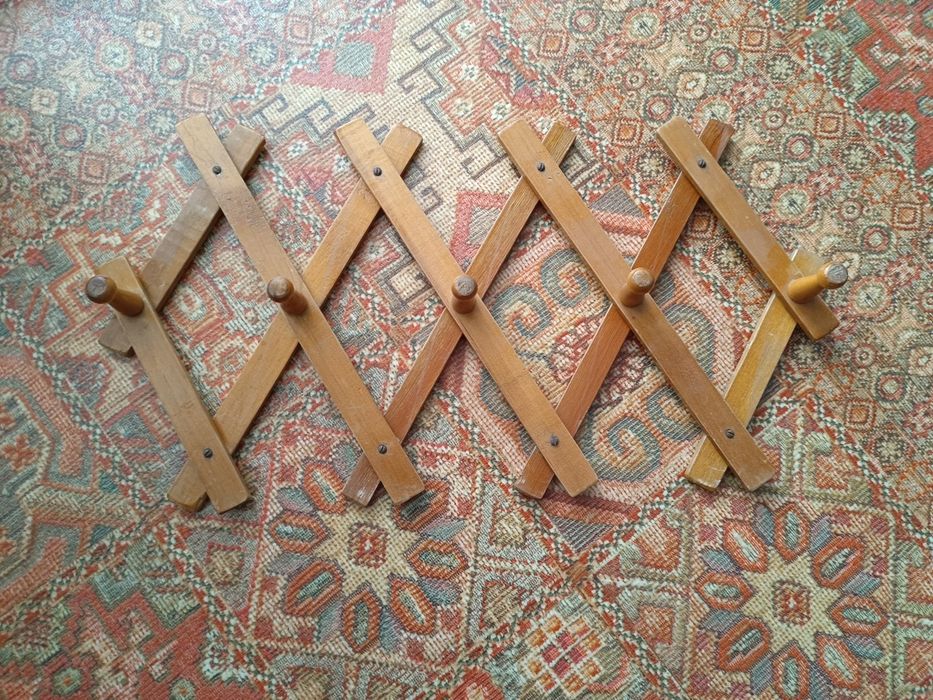 Вешалка складная для дачи