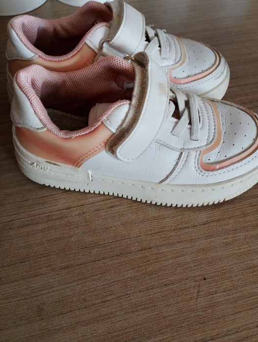 Детски сандали и маратонки