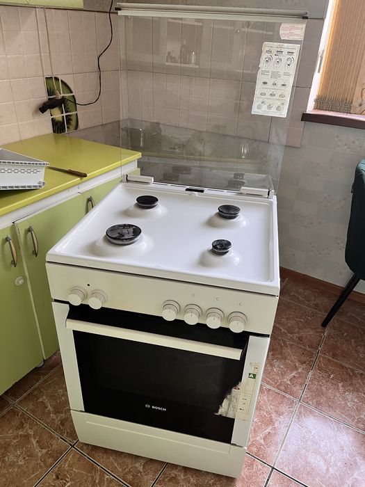 Газовая плита с духовкой