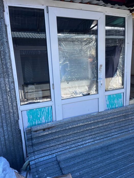 Дверь пластиковая