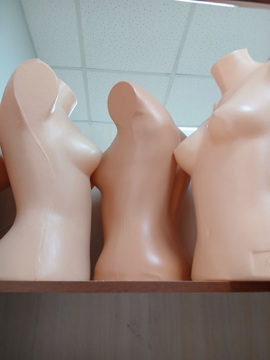 Продам торсы женские