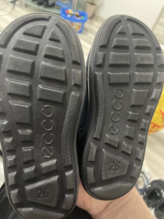 Много запазени обивки и боти на Ecco