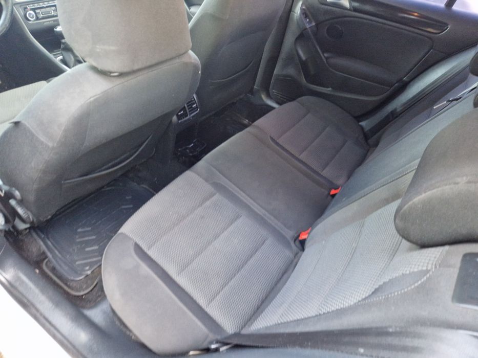 Dezmembrez vw golf 6 VI 1.6 tdi cay motor cutie portiera bara jante