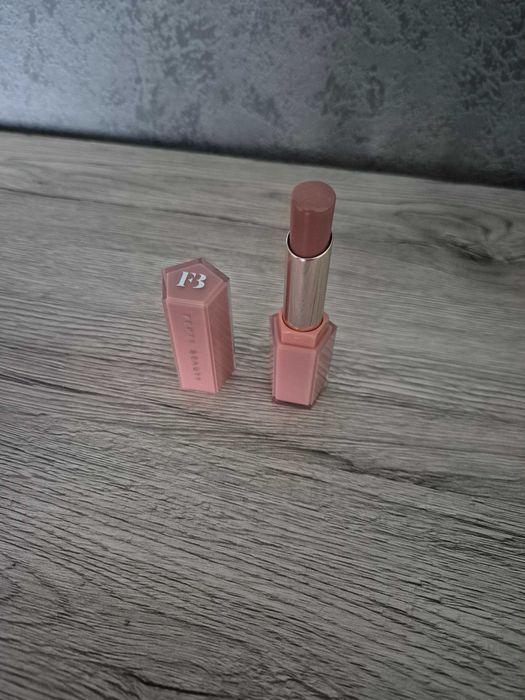 Козметика MAC, Gucci, Hourglass, Fenty, Trinny London