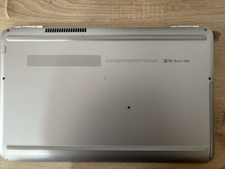 Vand laptol HP Pavilion
