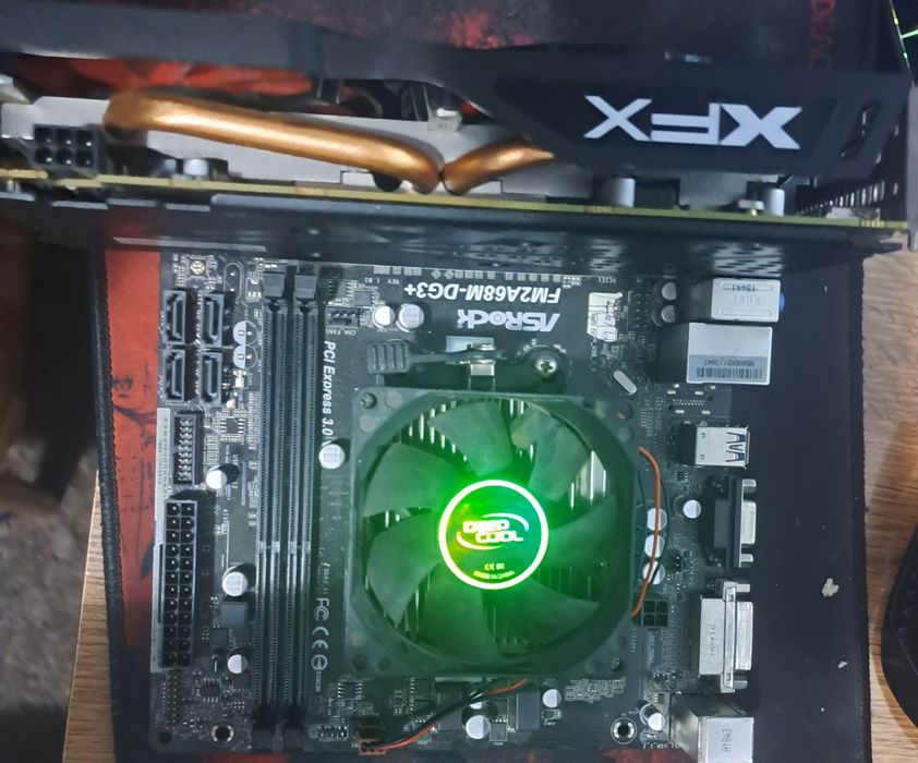 Placa de baza cu placa video