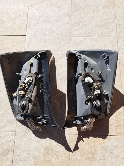 Vând stopuri Toyota Prius 3 originale