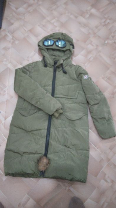 Продаю куртку для девочек