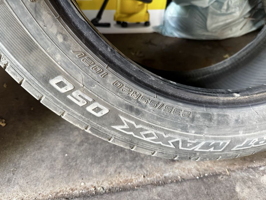 Продам резину 235 55 R20