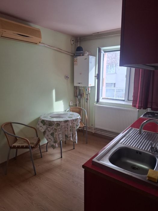 Apartament 2 camere policlinica etaj 1