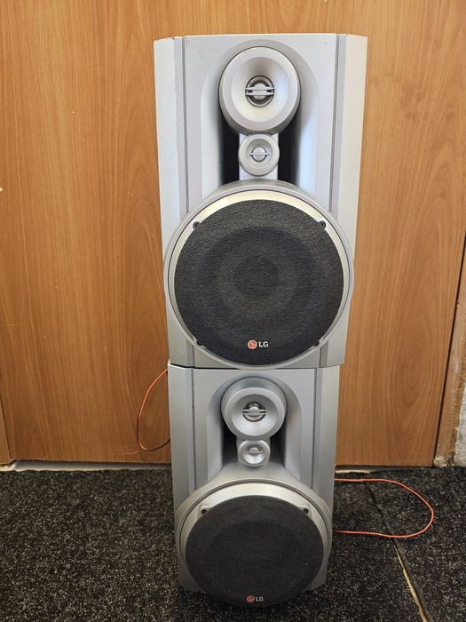 Продам две колонки от музыкального центра!