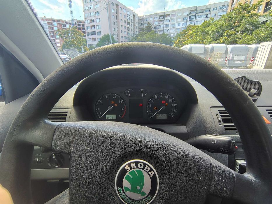 Продавам Skoda Fabia