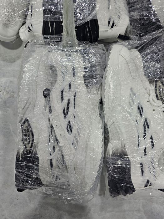 Yangi erkaklar oyoq kiyimlari