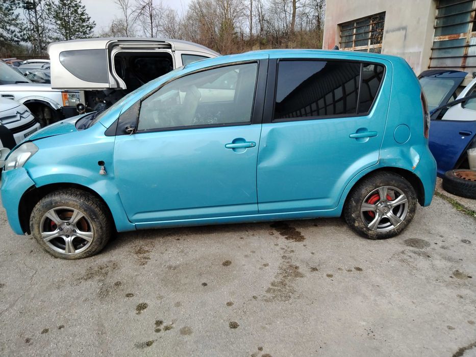 Daihatsu Sirion 1.0 бензин 69 к.с. 2008г. на части
