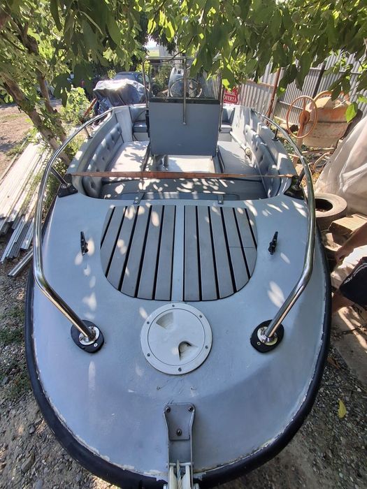 Barcă cu motor 40 cp