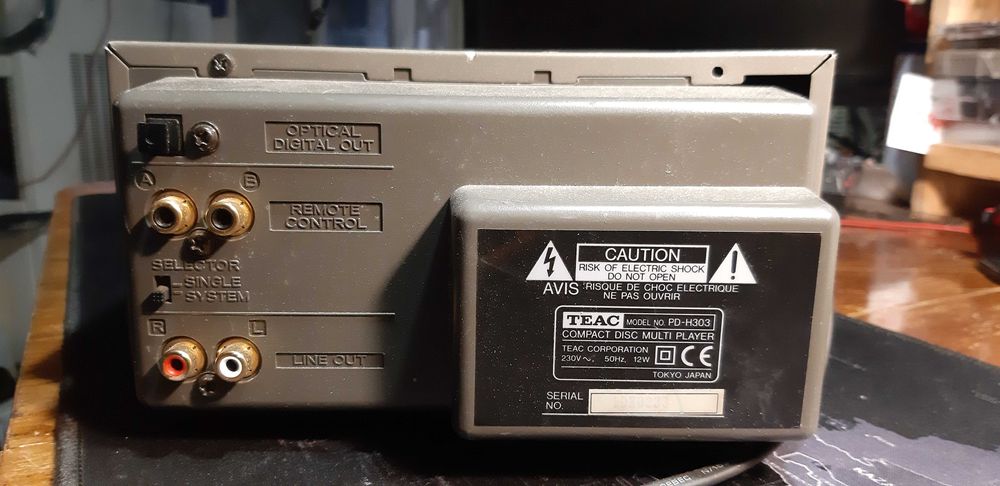 Cd Player- TEAC H303