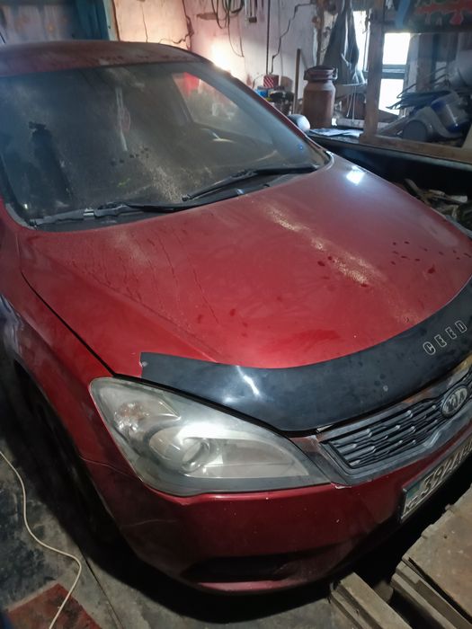 Машина Киа Сид 2010г объем 1.4