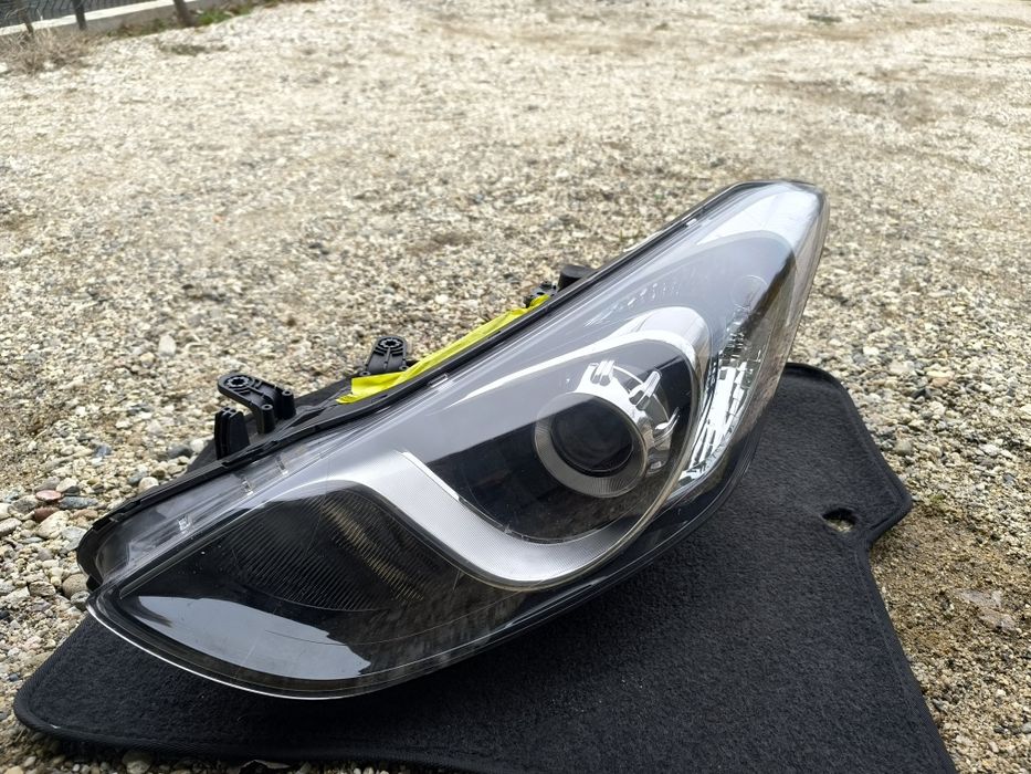 Ляв ксенонов фар за Хюндай и30