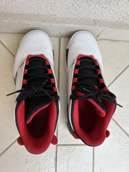 Air Jordan Aura 4