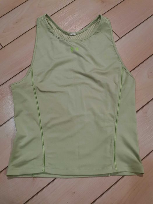 Спортни топове на Under Armour