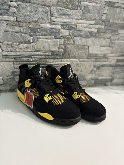 Jordan 4 Thunder