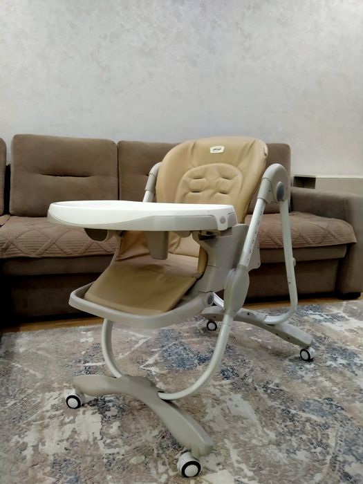 Стульчик для кормления ребенка