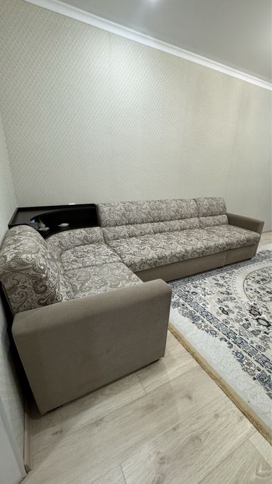 Диван , угловой . Для гостинной