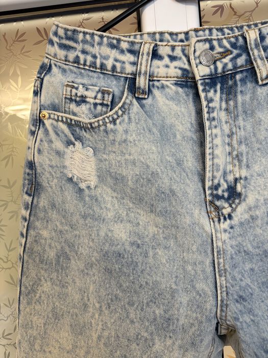 Blugi mom jeans cu talie înalta