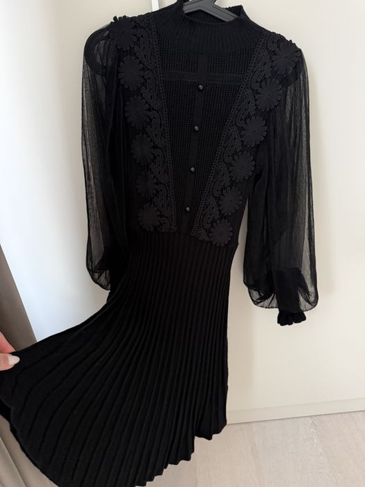 Елегантна черна рокля BSB