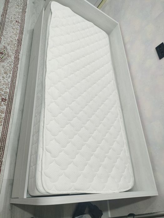 Продам комплект шкаф с кроватью