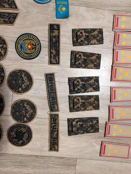 Продам погоны поштучно,можно целиком на парадную и повседневную форму