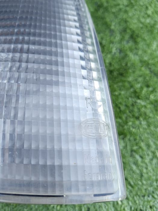 Поворотник на  Passat В3 оригинал.