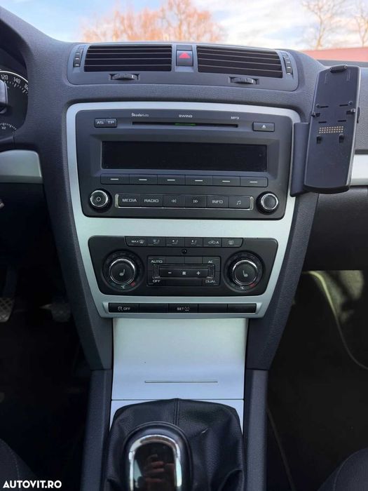 Skoda Octavia Combi 4x4 2011